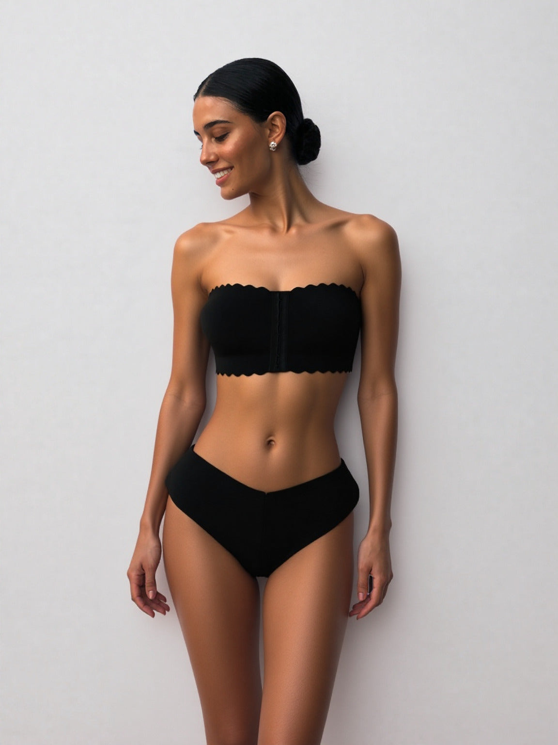 Hot Girl front-clasp push-up ruffled tube top